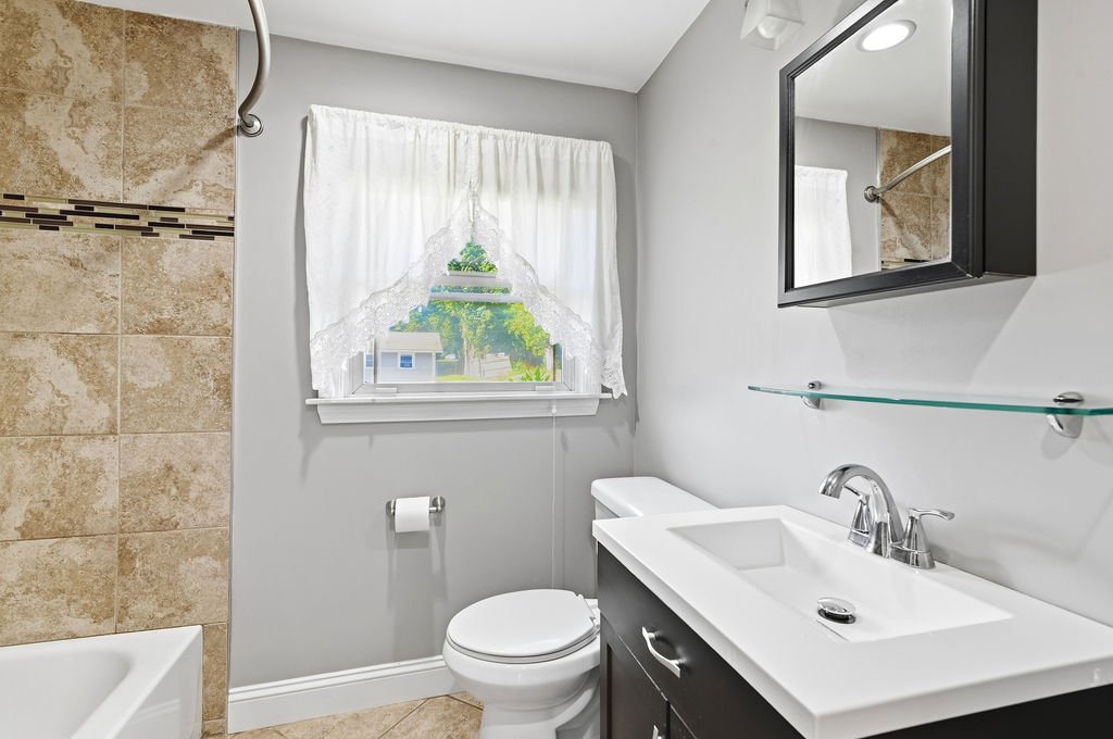 Full bath at 25 Marie Ave, Brockton
